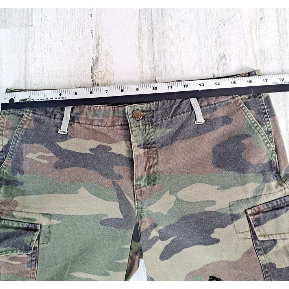 VTG Y2K Guess Camo Cargo Capri Pants Womens Sz 29 Embroidered Flowers Military - Picture 15 of 16